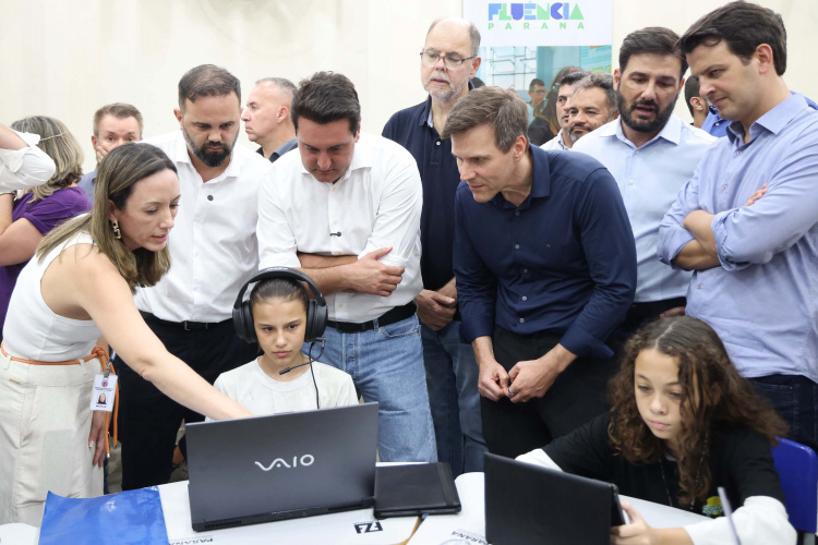 Paraná lança pacote pioneiro de serviços digitais com IA em parceria com o Google