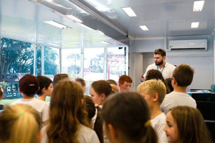 Com atividades gratuitas, Carreta da Inovação chega a Fênix e Prado Ferreira