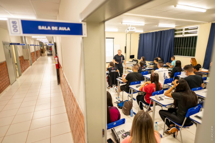 Governo do Paraná nomeia 115 novos servidores para universidades estaduais