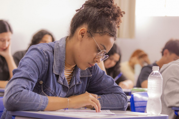 Com 1,2 mil vagas, UEPG abre inscrições para o Vestibular 2025