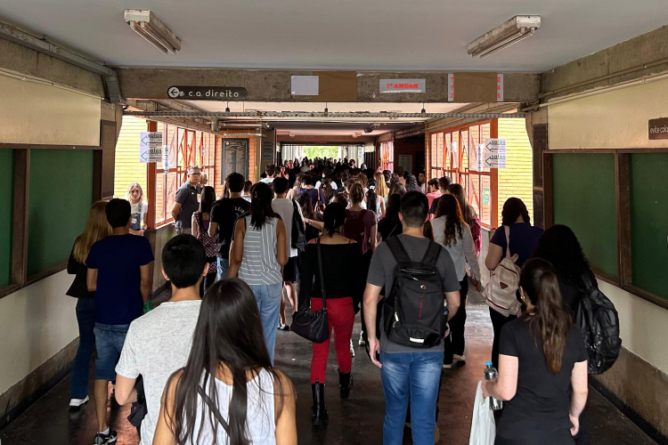 Com Prova de Conhecimentos, UEL conclui vestibular; resultado sai em dezembro