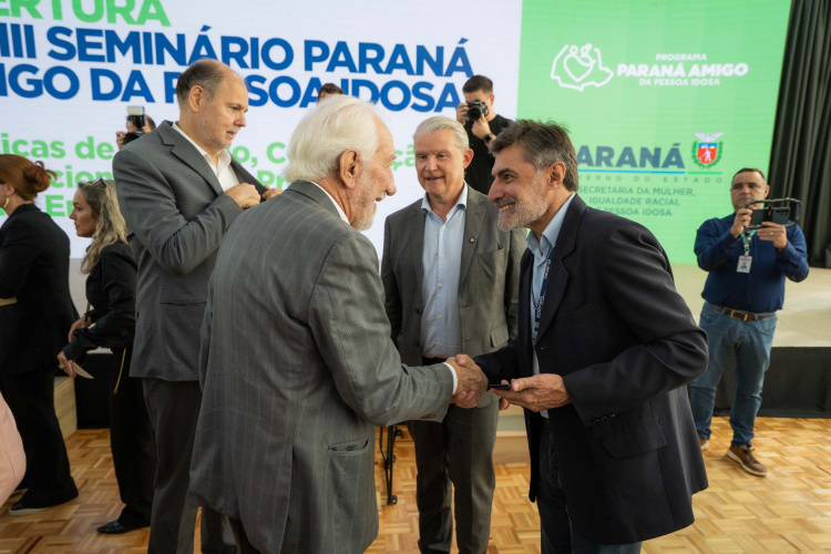 Paraná lança Cadastro do Cuidador e reforça cooperação em políticas para pessoa idosa