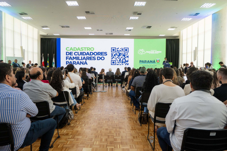Paraná lança Cadastro do Cuidador e reforça cooperação em políticas para pessoa idosa