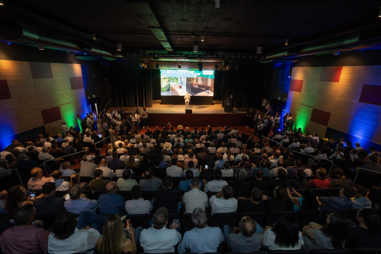 Estado investe R$ 255 milhões para construção de barracões e espaços de coworking em 250 cidades