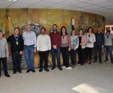 pró reitores se reúnem no porto de paranaguá