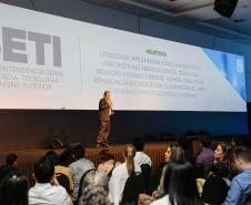 No encontro de capacitação Governo 5.0, em Foz do Iguaçu, o superintendente da Seti, Aldo Bonna, citou exemplos de como o órgão pode auxiliar as prefeituras municipais.