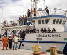 Após dois anos, navio de ensino volta a atracar no Porto de Paranaguá
