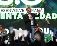 Governador defende expansão das políticas de sustentabilidade em encontro com prefeitos