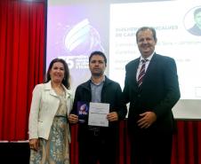Guilherme Gonçalves de Carvalho, do Portal de Notícia plural, vencedor da premiaçãor na área Ciências Exatas e da Terra, na categoria Jornalista Científico