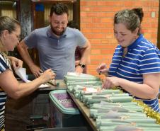 Hospital Universitário de Londrina promove campanha de natal com arrecadação de brinquedos