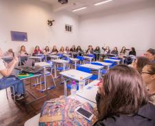 Ciência revolucionária: no Paraná, mulheres são maioria no sistema de ensino superior
