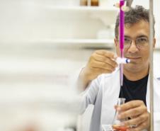 Projeto da UEM aproveita bagaço de cana-de-açúcar para aumentar produção de etanol