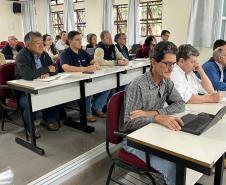 Encontro em Londrina formaliza rede de pesquisa que vai combater enfezamento do milho