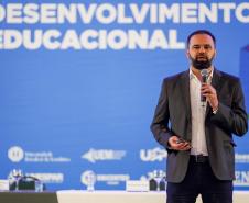 Após seis anos, aula em Foz do Iguaçu marca início do PDE para 2 mil professores da rede estadual