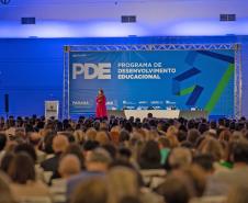 Após seis anos, aula em Foz do Iguaçu marca início do PDE para 2 mil professores da rede estadual