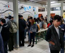 Colégio Helena Kolody, em Cambé, promove acolhida aos estudantes na retomada das aulas