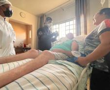 Projeto da UEL leva atendimento odontológico humanizado a pacientes acamados