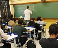 Professores da rede podem participar de curso de ciência na Universidade Virtual do Paraná