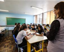 Educação prevê mais de 300 psicólogos e assistentes sociais para atuar nas escolas estaduais