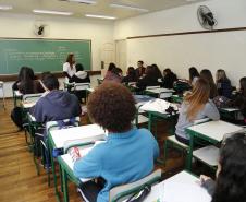 Educação prevê mais de 300 psicólogos e assistentes sociais para atuar nas escolas estaduais