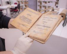 Com obra de 1888, Biblioteca da UEPG guarda mais de mil livros raros