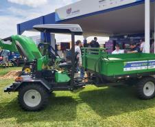 Unioeste apresenta projeto de estudo de trator elétrico no Show Rural