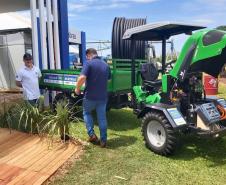 Unioeste apresenta projeto de estudo de trator elétrico no Show Rural