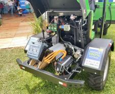 Unioeste apresenta projeto de estudo de trator elétrico no Show Rural