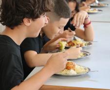 Parceria entre Tecpar e Fundepar garante refeições de qualidade nas escolas estaduais
