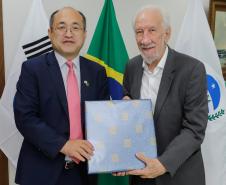 Piana recebe visita do novo embaixador da Ucrânia no Brasil e de cônsul da Coreia do Sul