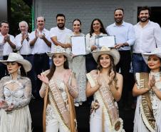 Governador em exercício destaca força do agro paranaense em visita à Expoingá