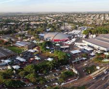 Governador em exercício destaca força do agro paranaense em visita à Expoingá