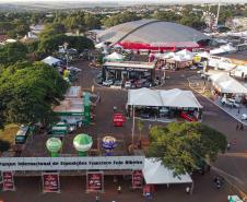 Governador em exercício destaca força do agro paranaense em visita à Expoingá