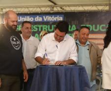 Governador confirma proposta e incorporação do Uniuv pela Unespar avança
