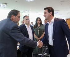 Tecpar assina acordo com empresa para ampliar produção da vacina antirrábica veterinária