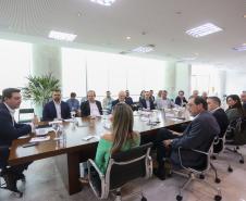 Tecpar assina acordo com empresa para ampliar produção da vacina antirrábica veterinária