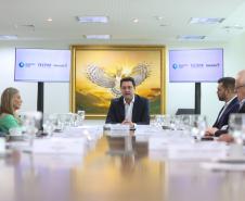 Tecpar assina acordo com empresa para ampliar produção da vacina antirrábica veterinária