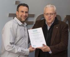Tecpar concede primeira certificação para laboratório veterinário
