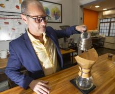 Com apoio do Tecpar, empreendedores vão produzir água para preparo de cafés especiais