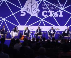 Paraná discute diretrizes para a ciência, tecnologia e inovação em conferência em Brasília