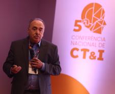 Paraná discute diretrizes para a ciência, tecnologia e inovação em conferência em Brasília