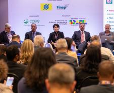 Paraná discute diretrizes para a ciência, tecnologia e inovação em conferência em Brasília