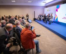 Paraná discute diretrizes para a ciência, tecnologia e inovação em conferência em Brasília
