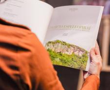Pesquisas da UEPG sobre cavernas integram livro finalista do Prêmio Jabuti Acadêmico