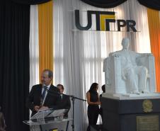 Representantes do Estado recebem homenagem por atuação no fomento científico
