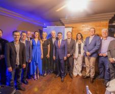 Reitor da Unioeste toma posse na presidência da Apiesp