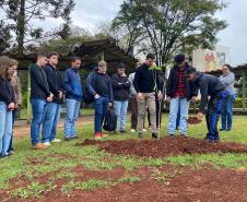 Comunidade acadêmica da Unioeste presta homenagens às vítimas do voo 2283