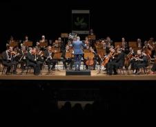 Orquestra da UEL apresenta Mozart, Bennett e Mendelssohn com maestro britânico