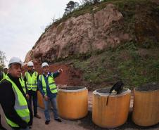 Governador vistoria obras para conter desmoronamentos em rodovias de União da Vitória