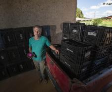 SÃO JOSÉ DOS PINHAIS (BRASIL), 25/10/2024; O produtor de orgânicos Luiz Claudio Ravaglio da Rocha que é certificado pelo TECPAR, Paraná, Brasil.